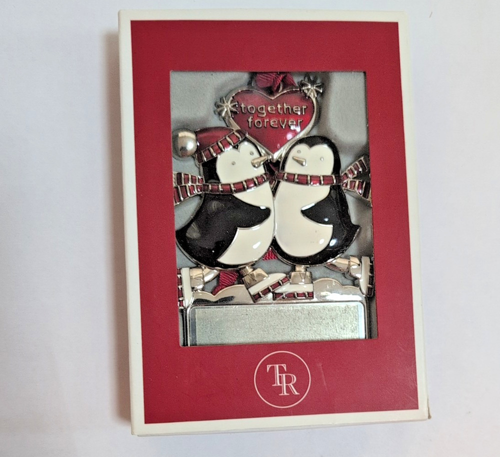 Things Remembered 2006 Xmas Ornament Penguin Couple Together Hangable